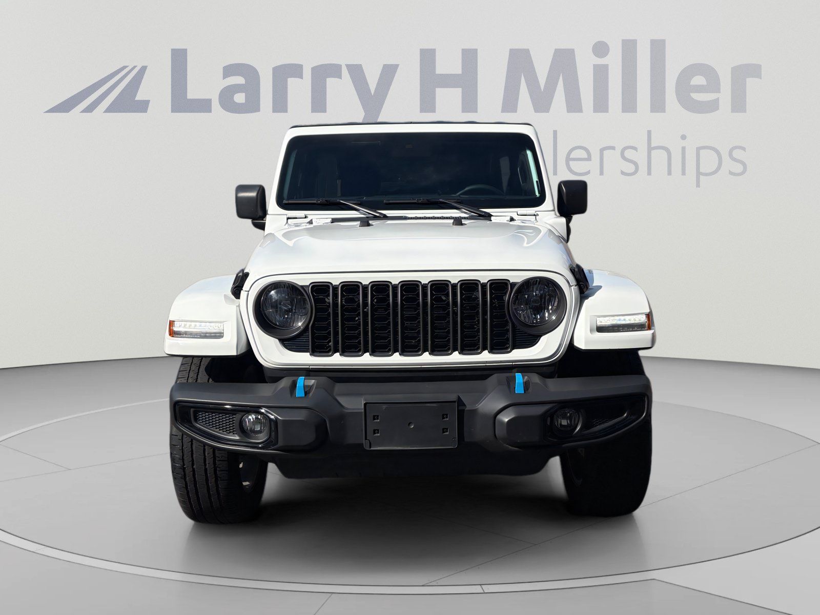 Used 2024 Jeep Wrangler Unlimited w/ Convenience Group AWD/4WD image 8