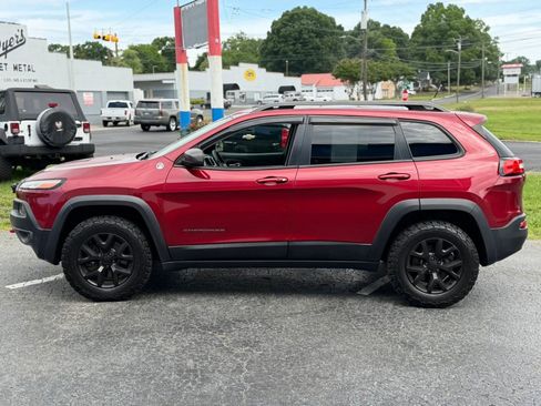 Used 2014 Jeep Cherokee Trailhawk w/ Technology Group AWD/4WD image 8