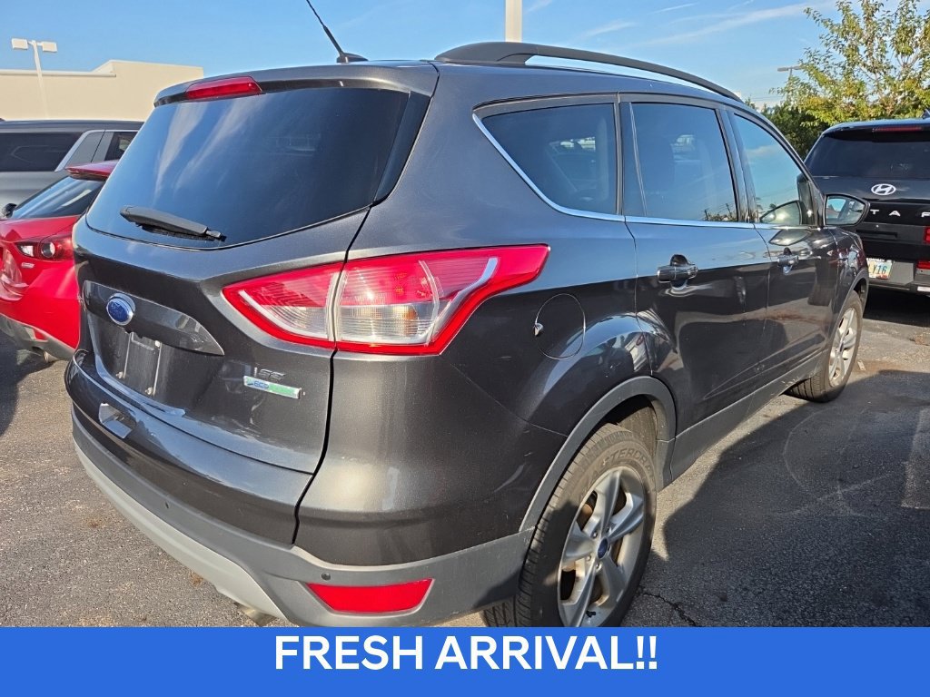 Used 2016 Ford Escape SE w/ Equipment Group 201A FWD image 3