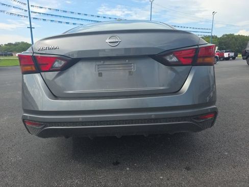 Used 2025 Nissan Altima 2.5 SV FWD image 6
