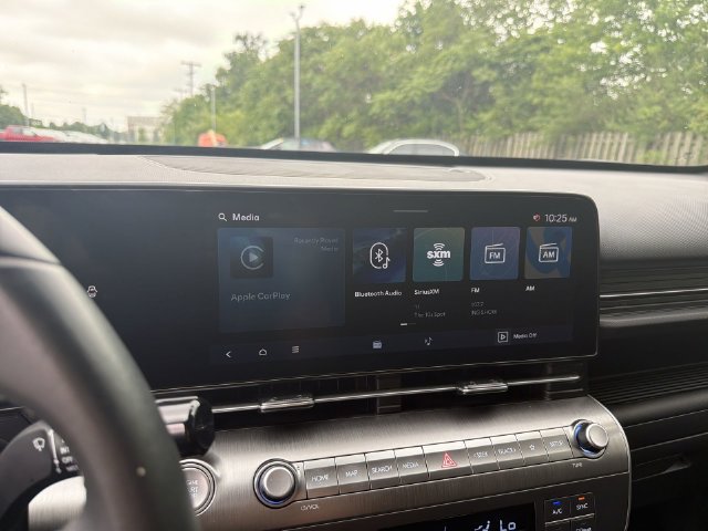 Used 2025 Hyundai Kona SEL FWD image 24