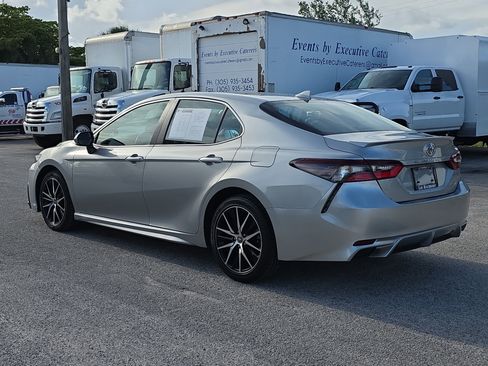 Used 2024 Toyota Camry SE FWD image 5