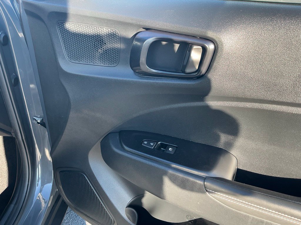 Certified 2023 Hyundai Venue Limited FWD image 29