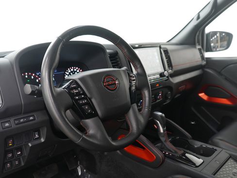 Used 2023 Nissan Frontier PRO-4X image 26