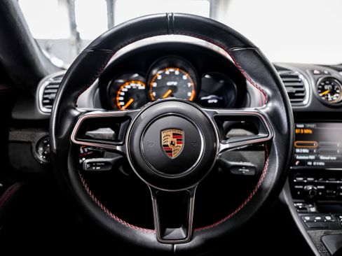 Used 2016 Porsche Cayman GT4 RWD image 10