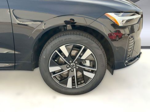Used 2026 Volvo XC60 B5 Plus w/ Climate Package AWD/4WD image 12