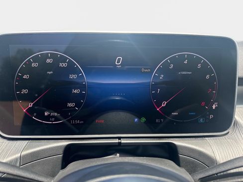 Used 2025 Mercedes-Benz C 300 Sedan image 31
