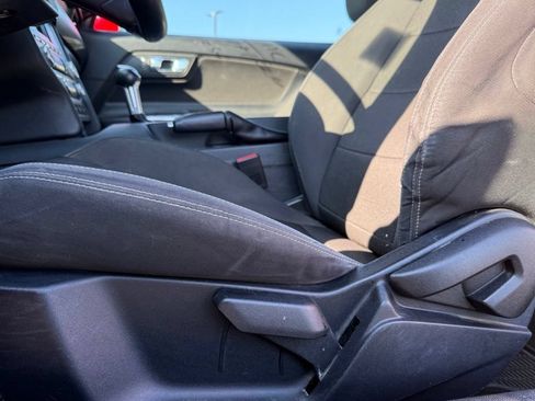 Used 2016 Ford Mustang Convertible RWD image 9