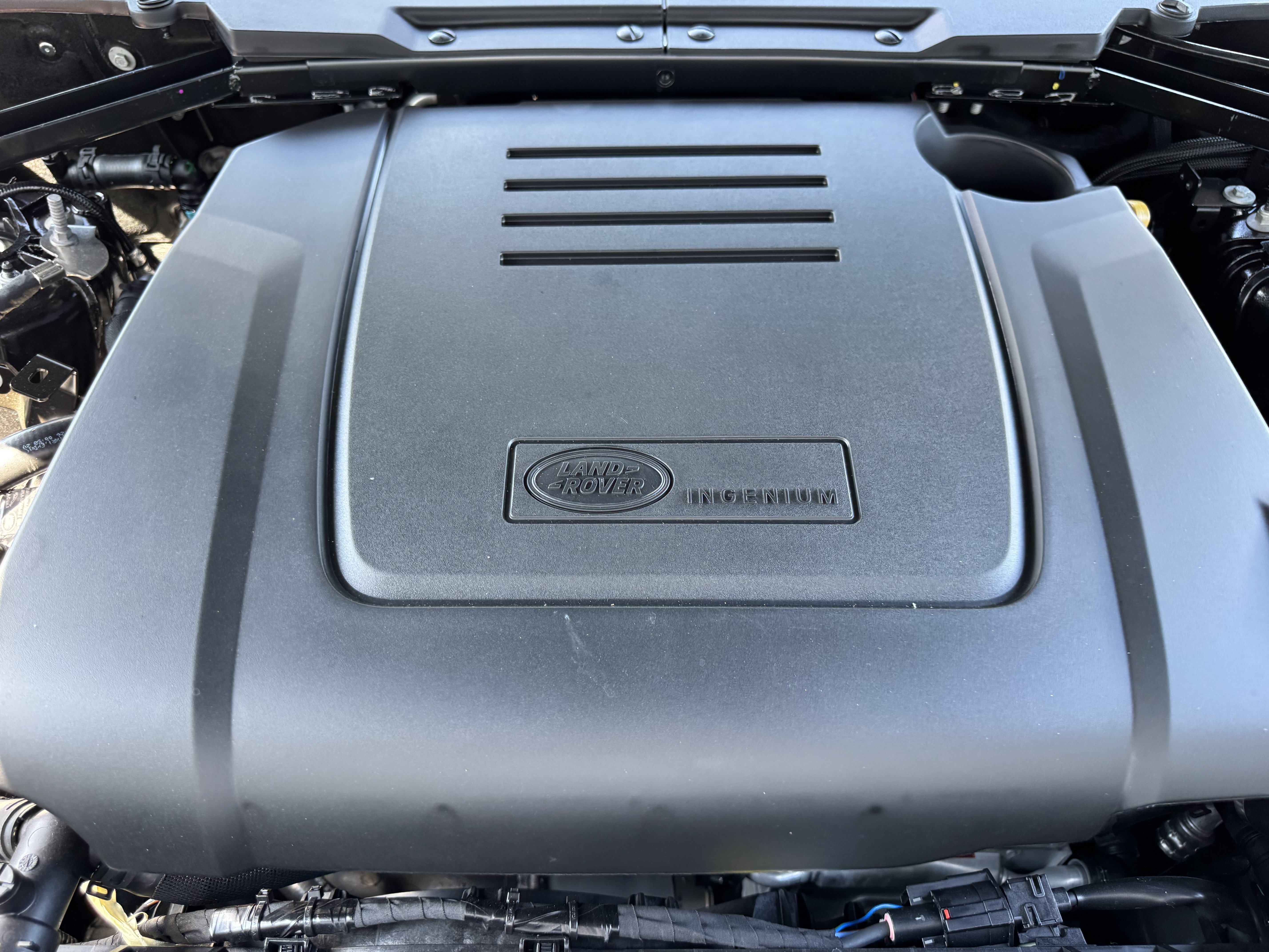 New 2026 Land Rover Defender 110 S AWD/4WD image 7