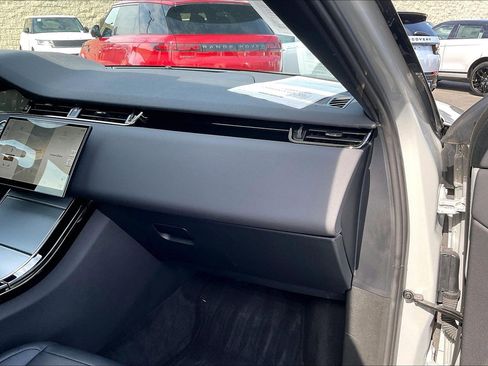 Used 2025 Land Rover Range Rover Evoque S image 17