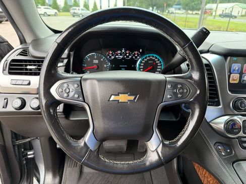 Used 2019 Chevrolet Suburban Premier w/ Premier Plus Edition AWD/4WD image 15