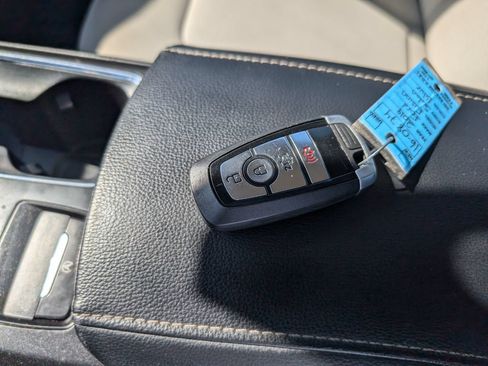 Used 2019 Ford Fusion SE w/ Equipment Group 151A FWD image 24