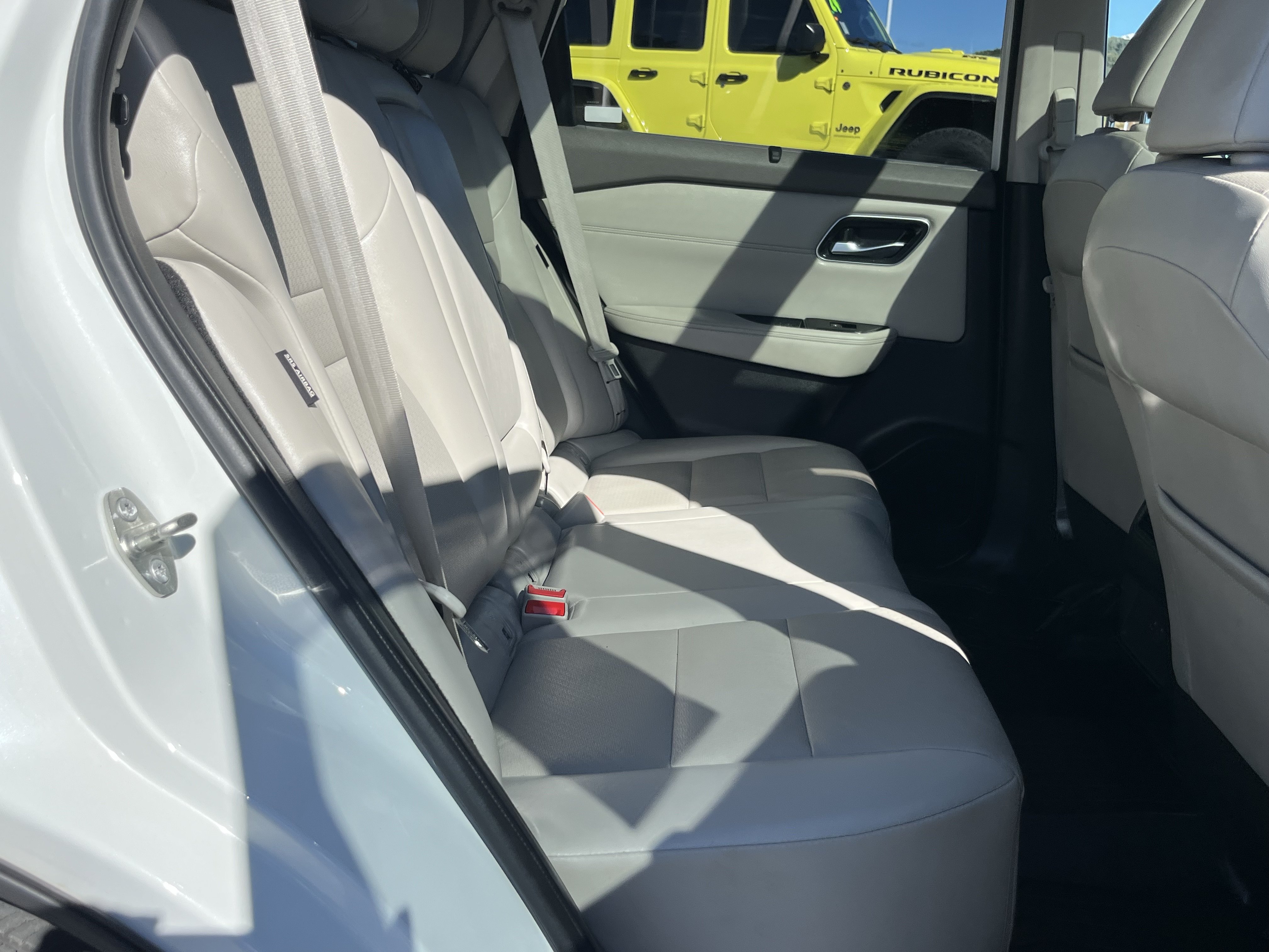 Used 2021 Nissan Rogue SV w/ Premium Package AWD/4WD image 4