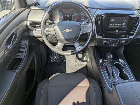 Used 2019 Chevrolet Traverse LT image 16