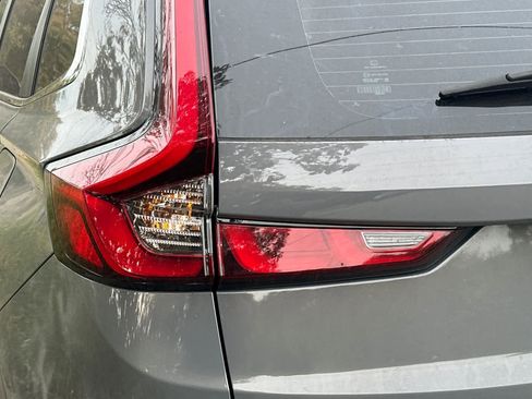 Used 2024 Honda CR-V LX image 15