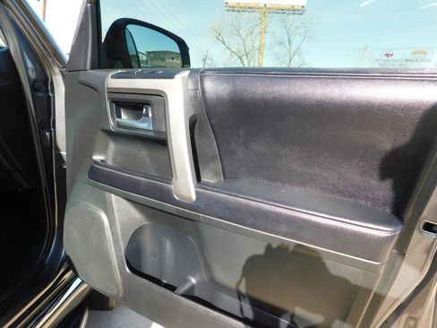 Used 2016 Toyota 4Runner Limited image 26