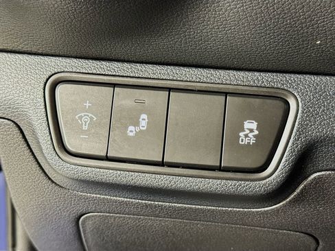 Used 2023 Kia Forte LXS w/ LXS Technology Package FWD image 17
