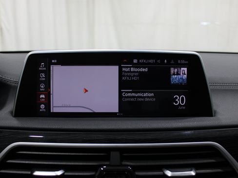 Used 2020 BMW 750i xDrive w/ Executive Package AWD/4WD image 17