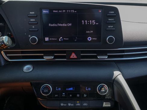 Used 2023 Hyundai Elantra SEL FWD image 28