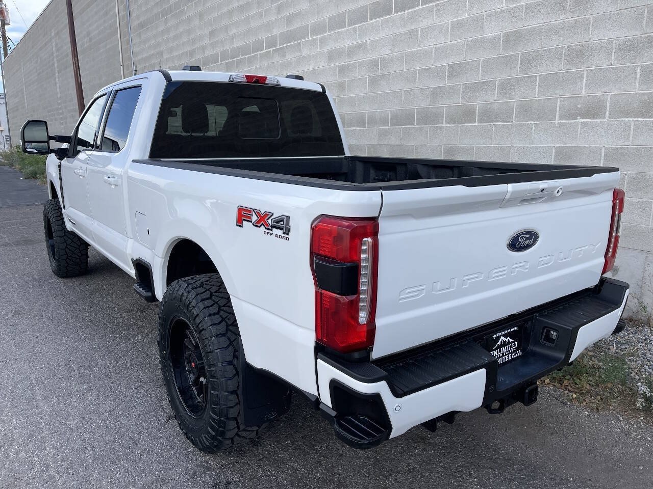 Used 2023 Ford F350 Lariat w/ Lariat Ultimate Package AWD/4WD image 26