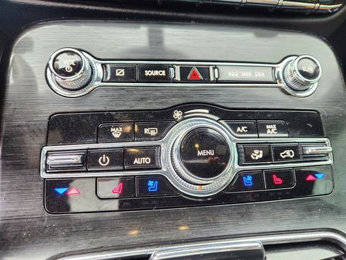 Certified 2021 Lincoln Nautilus Reserve w/ Equipment Group 202A image 35