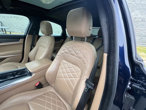 Used 2022 Jaguar XF SE image 17