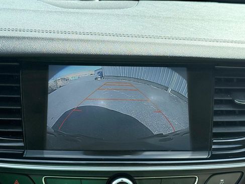 Used 2018 Buick Regal Essence w/ Driver Confidence Package #1 image 21