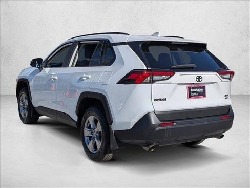 Used 2022 Toyota RAV4 XLE image 8