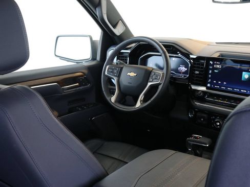 Used 2023 Chevrolet Silverado 1500 High Country w/ High Country Premium Package AWD/4WD image 41