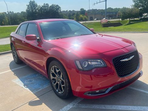 Used 2017 Chrysler 300 S AWD/4WD image 4