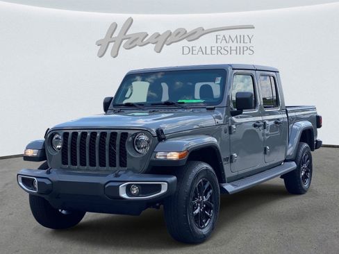 Used 2022 Jeep Gladiator Sport AWD/4WD image 8