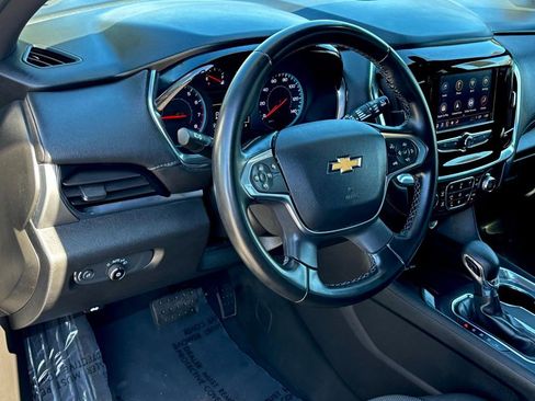 Used 2023 Chevrolet Traverse LT image 10