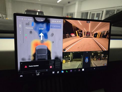 Used 2024 Tesla Cybertruck Cyberbeast AWD/4WD image 25