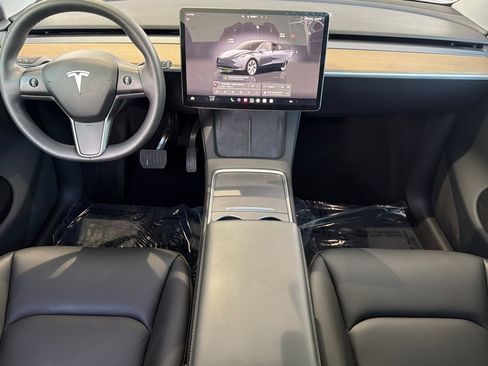 Used 2023 Tesla Model Y AWD image 17