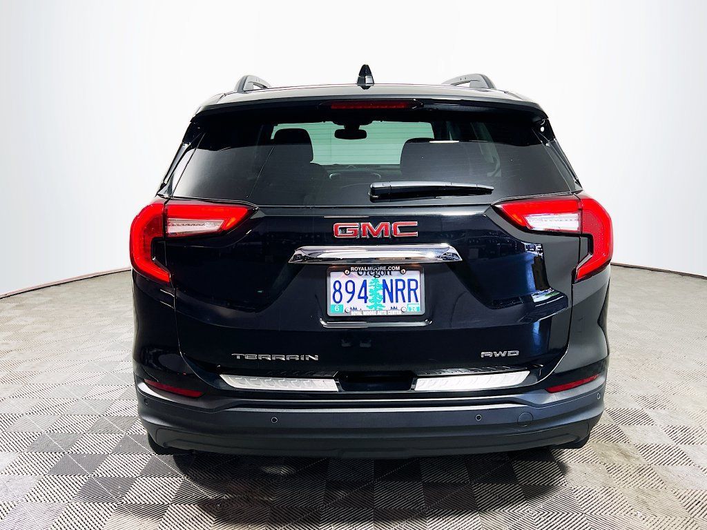 Used 2022 GMC Terrain SLE w/ Driver Convenience Package AWD/4WD image 6