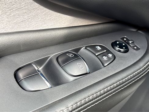 Used 2023 Nissan Murano SL w/ Cargo Package image 34