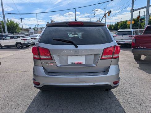 Used 2019 Dodge Journey SE w/ Connectivity Group FWD image 7