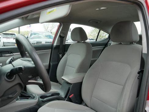 Used 2019 Hyundai Elantra SE FWD image 14