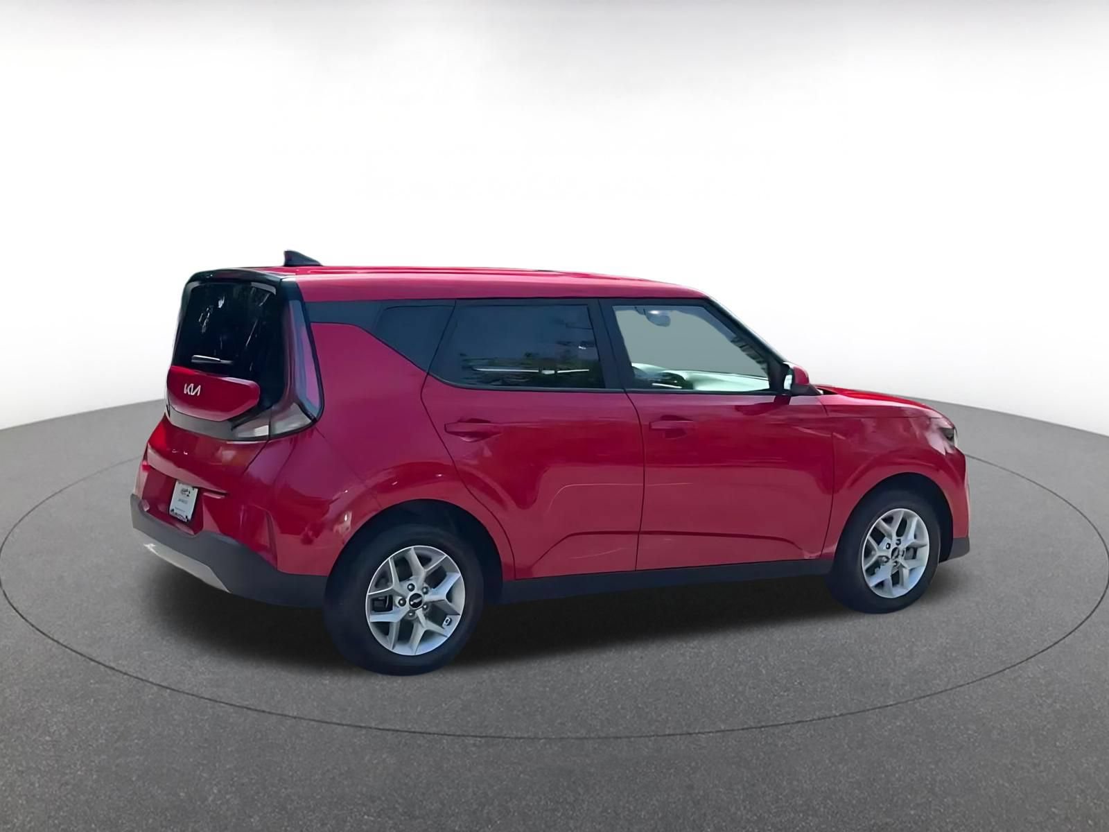 Used 2025 Kia Soul LX w/ LX Technology Package FWD image 13