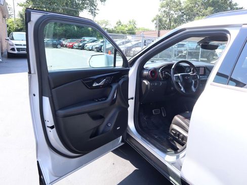 Used 2019 Chevrolet Blazer RS AWD/4WD image 19