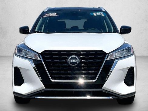 Used 2023 Nissan Kicks SV FWD image 3