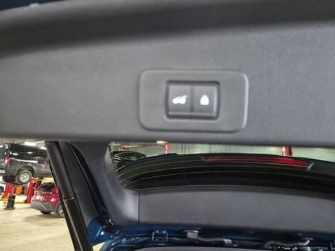 Used 2025 Nissan Murano Platinum image 9