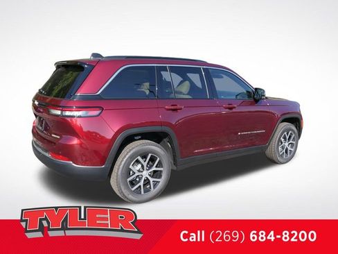 New 2025 Jeep Grand Cherokee Limited w/ Luxury Tech Group II AWD/4WD image 8