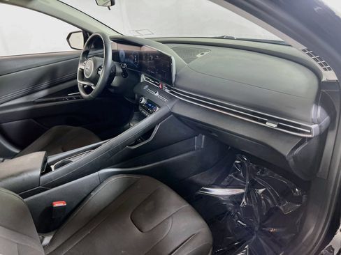Used 2023 Hyundai Elantra SEL w/ Convenience Package FWD image 28