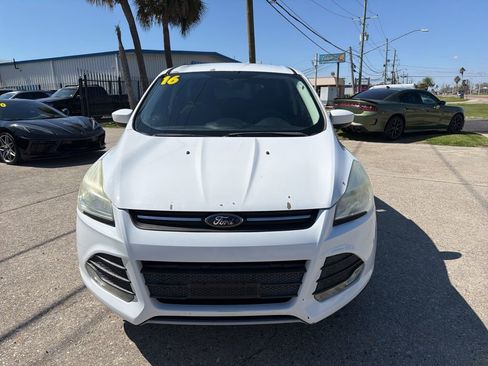 Used 2016 Ford Escape SE image 4