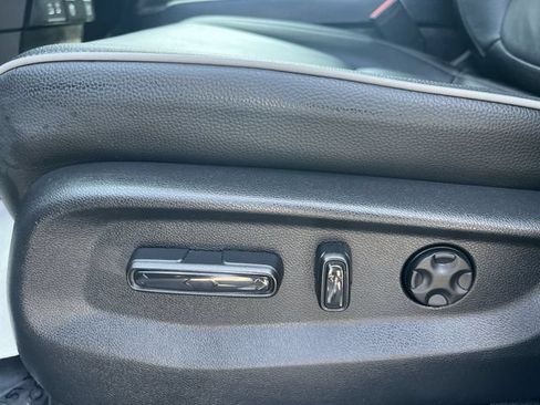 Used 2025 Honda Odyssey Touring image 16