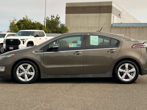 Used 2014 Chevrolet Volt Premium w/ Premium Trim Package FWD image 9