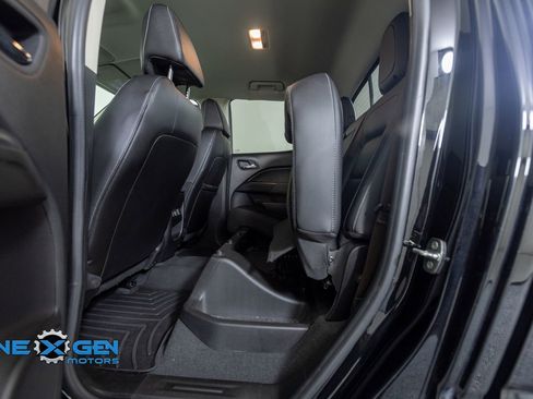 Used 2022 Chevrolet Colorado Z71 w/ Z71 Midnight Edition AWD/4WD image 28