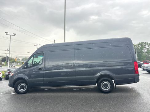 Used 2022 Mercedes-Benz Sprinter 2500 image 6