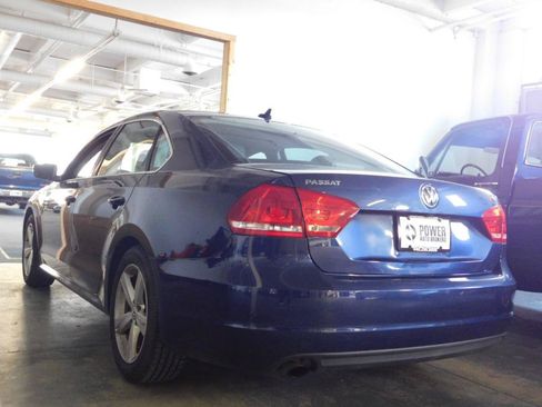 Used 2015 Volkswagen Passat 1.8T Limited Edition FWD image 2